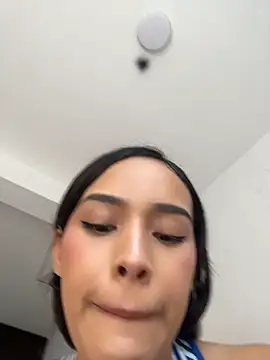 Mia-villalobos online show from 2, 7, 2026