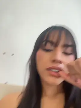 Mia-villalobos online show from 10, 7, 2026