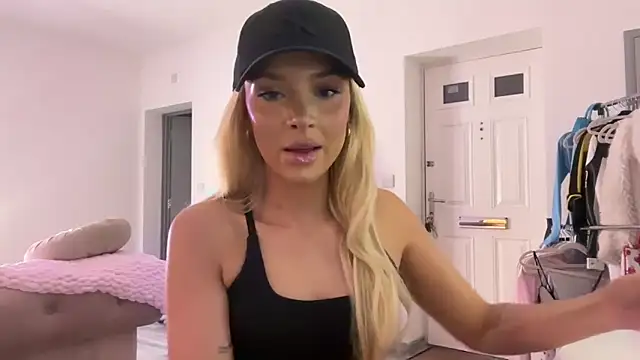 Naughtyblondex online show from 18, 4, 2026