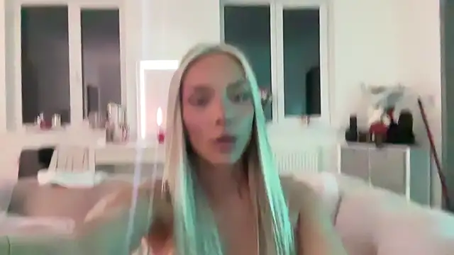 Snapshot of Naughtyblondex chatting on 14, 5, 2026 Naughtyblondex online show from 14, 5, 2026