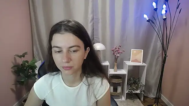 Snapshot of MistyBree chatting on 13, 7, 2026 MistyBree online show from 13, 7, 2026