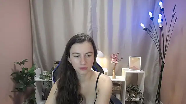 Snapshot of MistyBree chatting on 17, 7, 2026 MistyBree online show from 17, 7, 2026