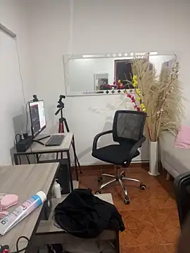 Emi rousse online show from 21, 3, 2026