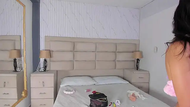 GabyOwenss online show from 13, 4, 2026