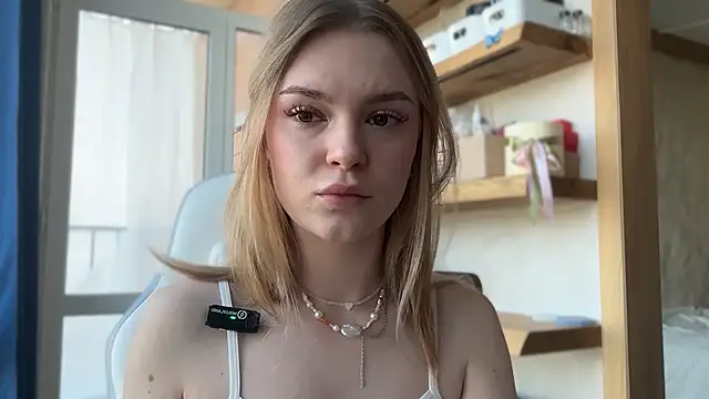 cyberl0ve  online show from 21, 4, 2026