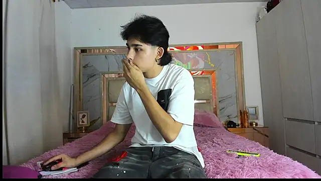 Snapshot of monky_0002 chatting on 17, 3, 2026 monky 0002 online show from 17, 3, 2026