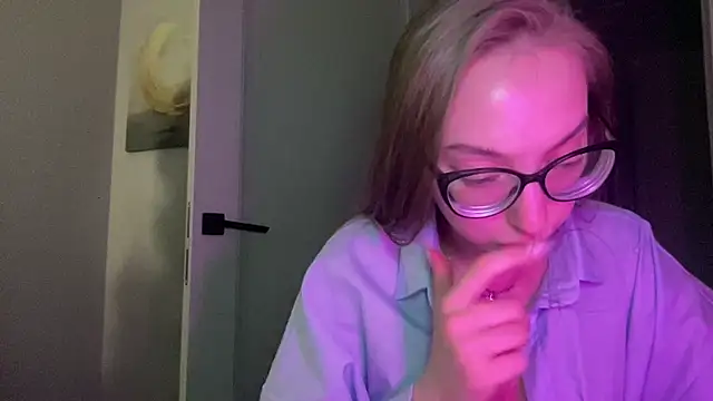 Snapshot of AngelinaFox0202 chatting on 2, 3, 2026 AngelinaFox0202 online show from 2, 3, 2026