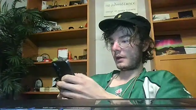 KinkyKittyBoy online show from 5, 4, 2026