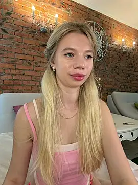 Snapshot of BellaSuns chatting on 6, 7, 2026 BellaSuns online show from 6, 7, 2026