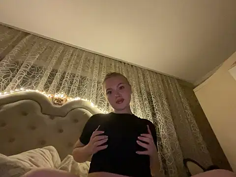 Maria Smitt online show from 4, 3, 2026