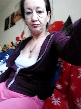 anayss17 online show from 13, 4, 2026