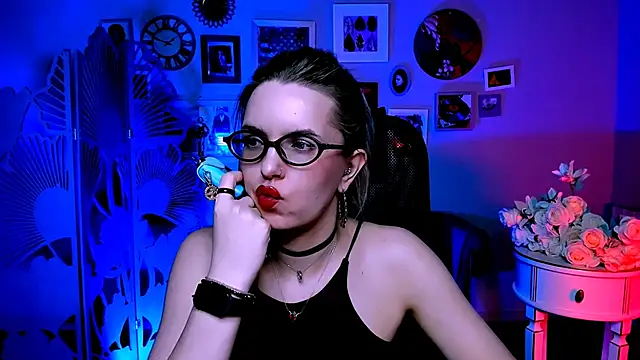 Snapshot of AliceSmite chatting on 23, 4, 2026 AliceSmite online show from 23, 4, 2026