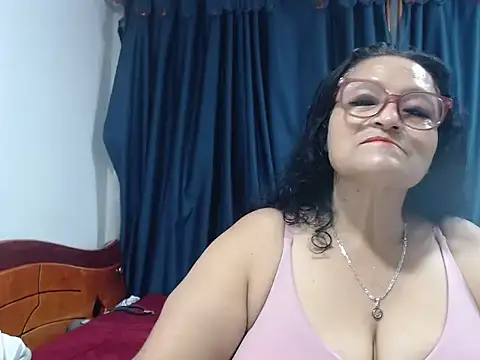 Snapshot of _BellaNocturna chatting on 6, 7, 2026 BellaNocturna online show from 6, 7, 2026