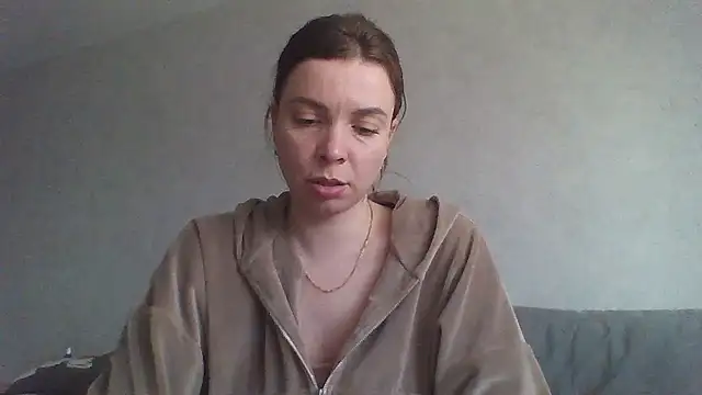 Luna2547 online show from 6, 4, 2026