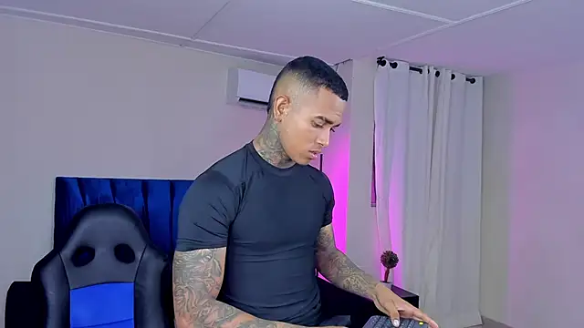 tyler bell  online show from 23, 4, 2026