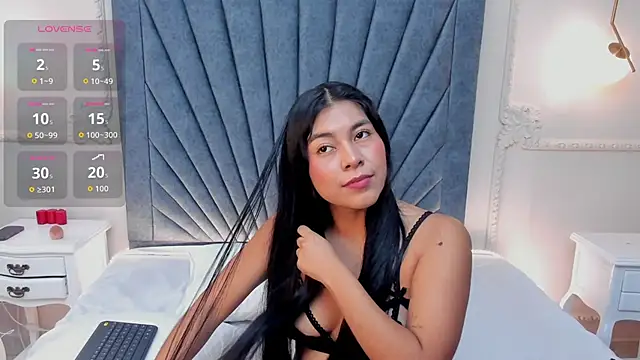 Snapshot of Leandra-Johnson chatting on 27, 5, 2026 Leandra-Johnson online show from 27, 5, 2026