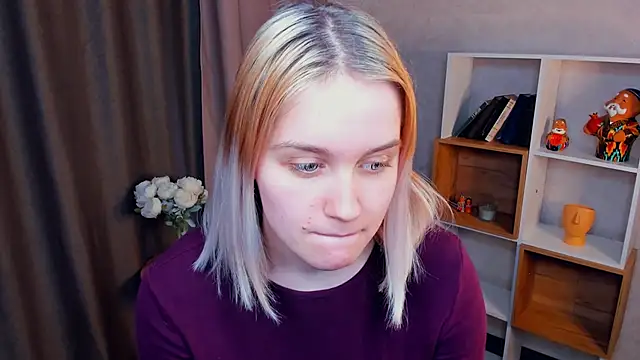 Snapshot of AveIinaStromain chatting on 3, 3, 2026 AveIinaStromain online show from 3, 3, 2026