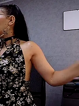 jaade doll online show from 3, 3, 2026