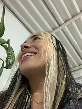 Snapshot of ManuelaVeeleez chatting on 24, 6, 2026 ManuelaVeeleez online show from 24, 6, 2026