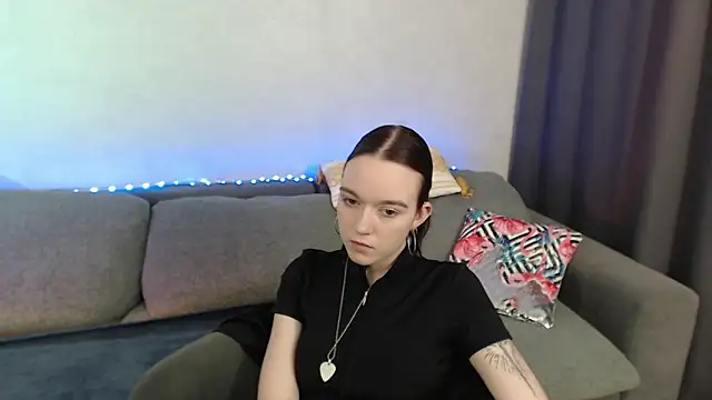 Snapshot of SunyLily chatting on 3, 5, 2026 SunyLily online show from 3, 5, 2026