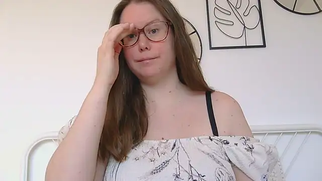 CelineThompson online show from 6, 3, 2026