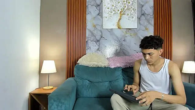 SKYN MAN online show from 2, 4, 2026