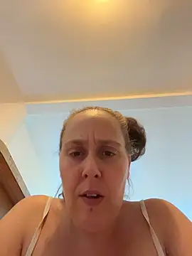 Snapshot of Lunari_witt_da_fatty chatting on 20, 7, 2026 Lunari witt da fatty online show from 20, 7, 2026