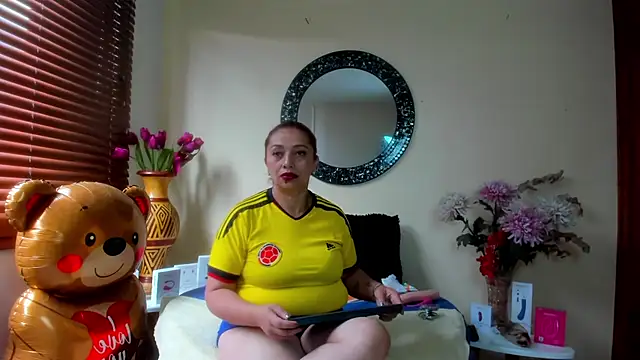 Maye Milf  online show from 28, 3, 2026