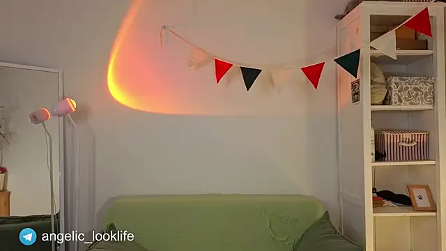 look angelic online show from 3, 6, 2026