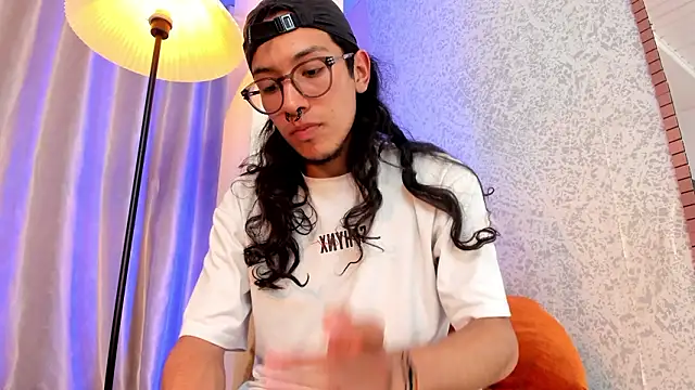 Snapshot of Enzo_rey chatting on 3, 3, 2026 Enzo rey online show from 3, 3, 2026