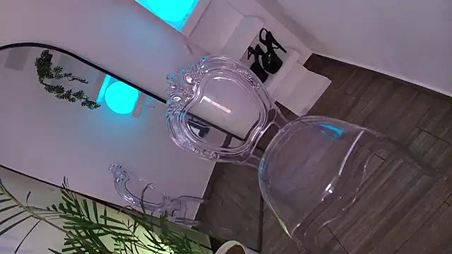 dalilathoms  online show from 7, 4, 2026