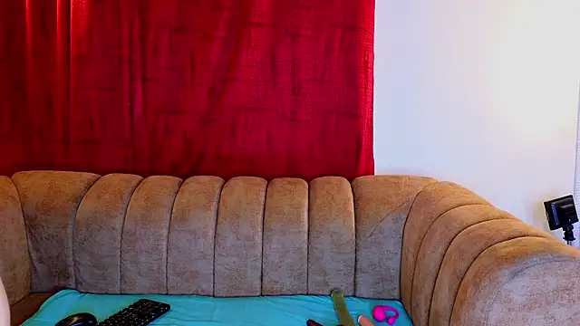 ahnaysexx online show from 14, 4, 2026