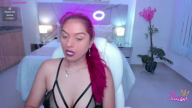 Raven-reyess online show from 24, 5, 2026