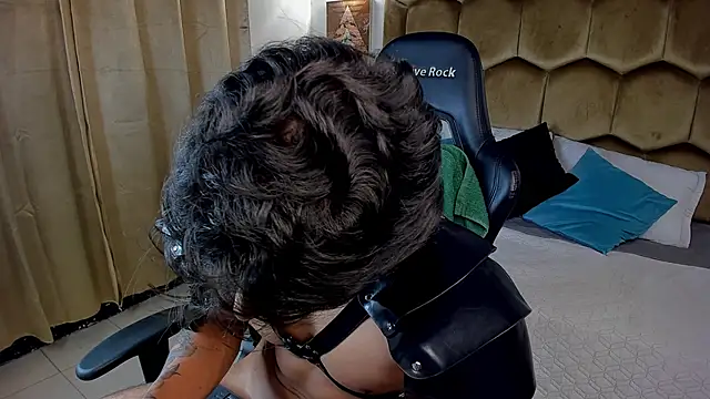 Emmet CollinsJS online show from 11, 4, 2026