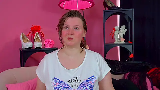 Snapshot of MelodyMoores chatting on 8, 5, 2026 MelodyMoores online show from 8, 5, 2026