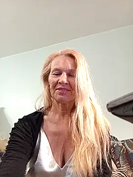 Snapshot of ViktoriaSexi1 chatting on 4, 5, 2026 ViktoriaSexi1 online show from 4, 5, 2026