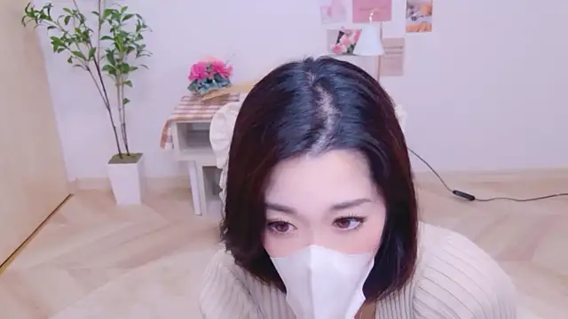 Snapshot of YURIKAsan_ chatting on 27, 5, 2026 YURIKAsan online show from 27, 5, 2026