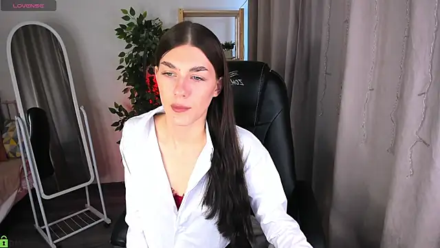 Snapshot of LunaRossaa chatting on 2, 6, 2026 LunaRossaa online show from 2, 6, 2026