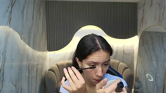 candy sky r online show from 18, 4, 2026