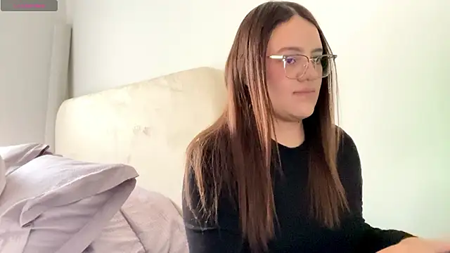 Sarahhh 0 online show from 4, 3, 2026