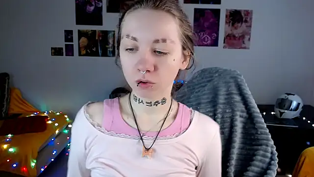 Nica Kawaii online show from 17, 4, 2026