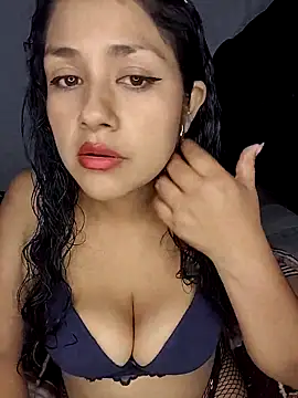 Snapshot of shantal1921 chatting on 5, 4, 2026 shantal1921 online show from 5, 4, 2026