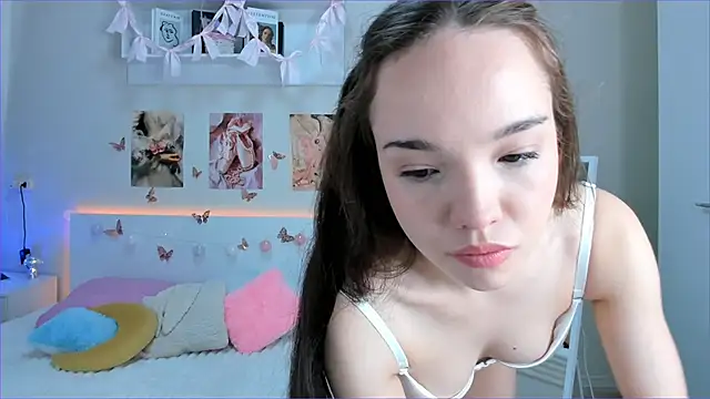 Snapshot of Milly_Lane chatting on 7, 5, 2026 Milly Lane online show from 7, 5, 2026