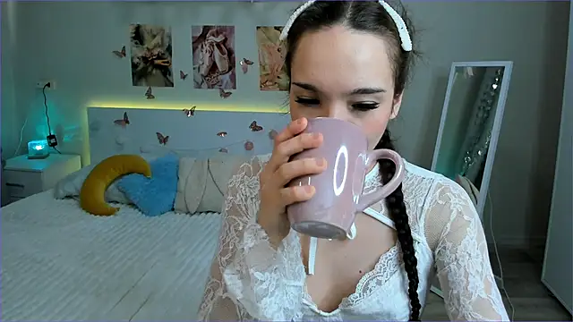 Snapshot of Milly_Lane chatting on 15, 5, 2026 Milly Lane online show from 15, 5, 2026