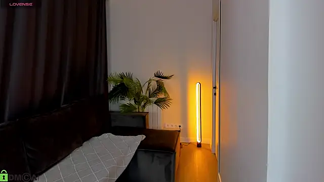 Natasha Shepard online show from 25, 3, 2026