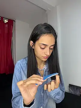 Snapshot of leilani_X chatting on 27, 3, 2026 leilani X online show from 27, 3, 2026