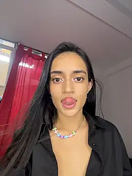 Snapshot of leilani_X chatting on 7, 4, 2026 leilani X online show from 7, 4, 2026