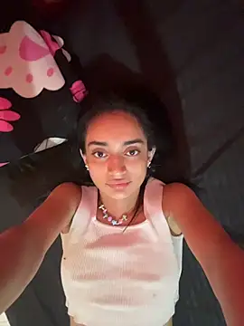 Snapshot of leilani_X chatting on 8, 4, 2026 leilani X online show from 8, 4, 2026