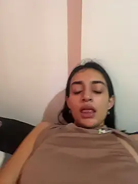 Snapshot of leilani_X chatting on 28, 4, 2026 leilani X online show from 28, 4, 2026