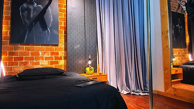 Sienna Dark online show from 16, 3, 2026